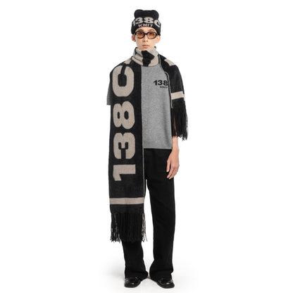 138C GALLERY/ APOCALYPSE LOVE KNIT FUZZY SCARF