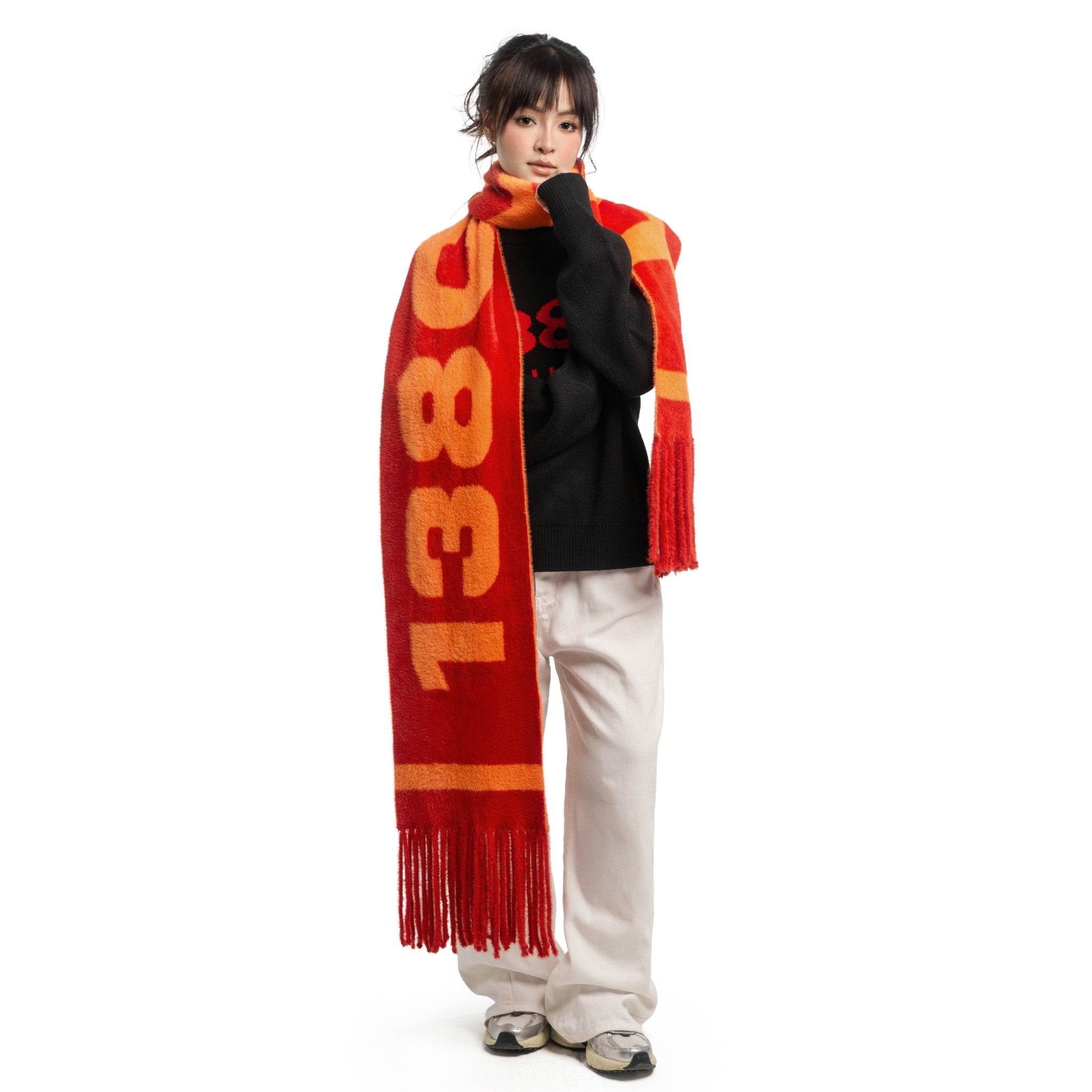 138C GALLERY / BURNING LOVE KNIT FUZZY SCARF