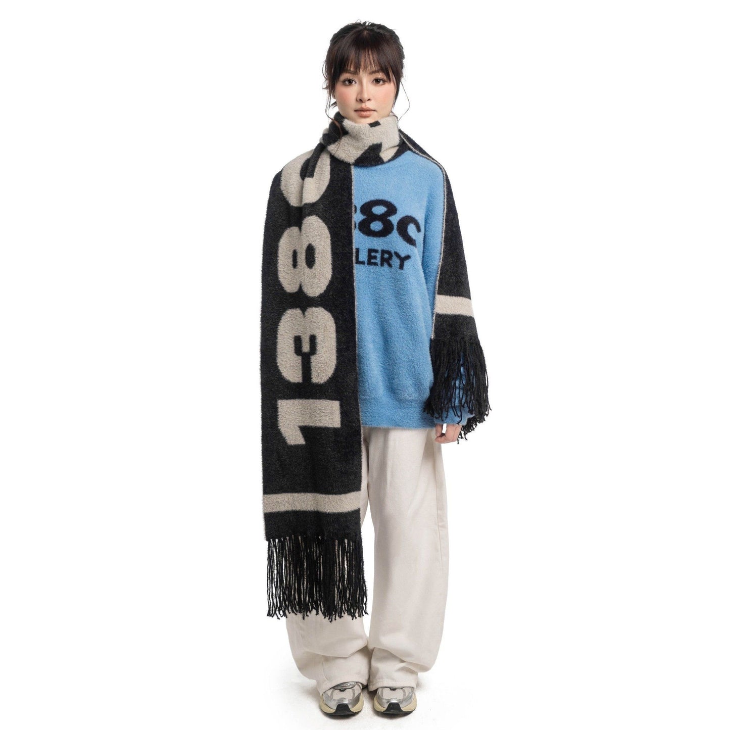 138C GALLERY/ APOCALYPSE LOVE KNIT FUZZY SCARF