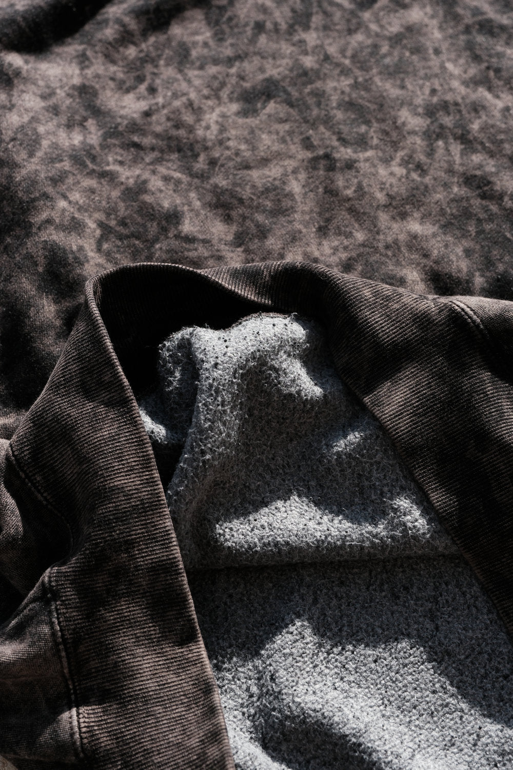 VN BLANKS STONE WASH HOODIE/DARK BROWN