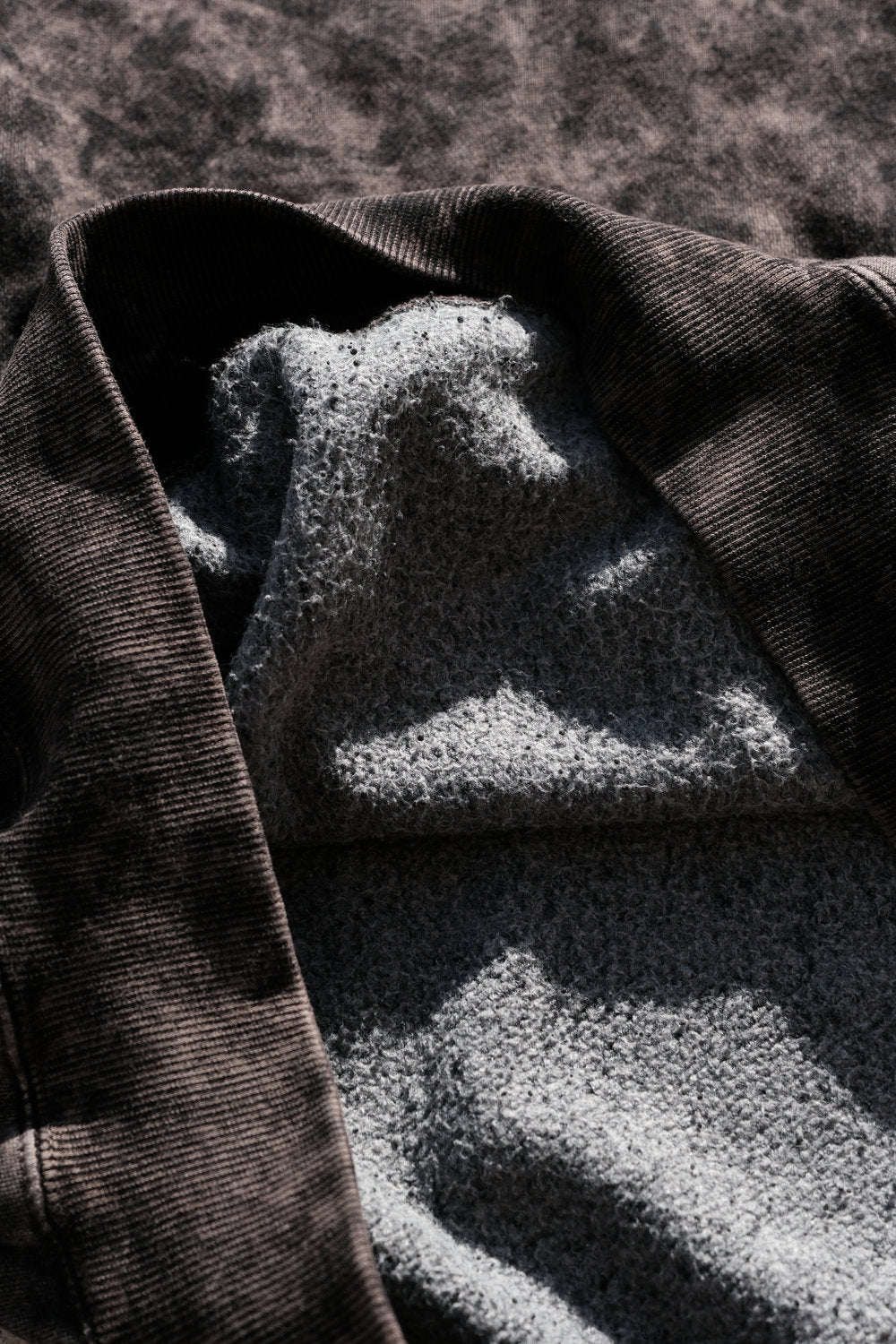 VN BLANKS STONE WASH HOODIE/DARK BROWN