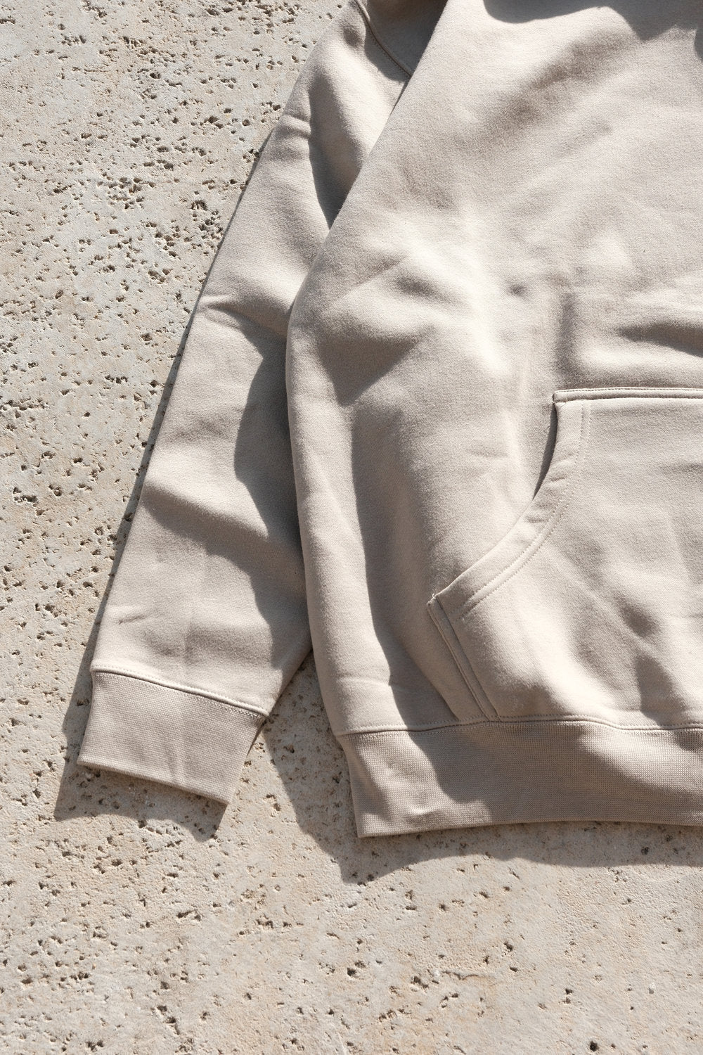 VN BLANKS CORE POCKET HOODIE/TAUPE
