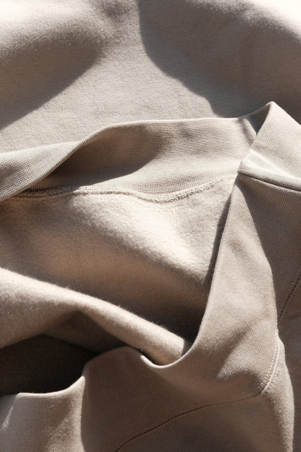 VN BLANKS CORE POCKET HOODIE/TAUPE