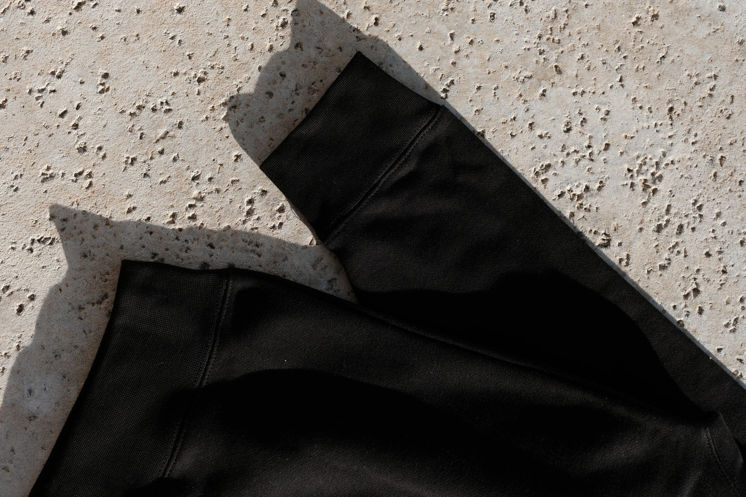 VN BLANKS CLASSIC BLACK SWEATSHIRT