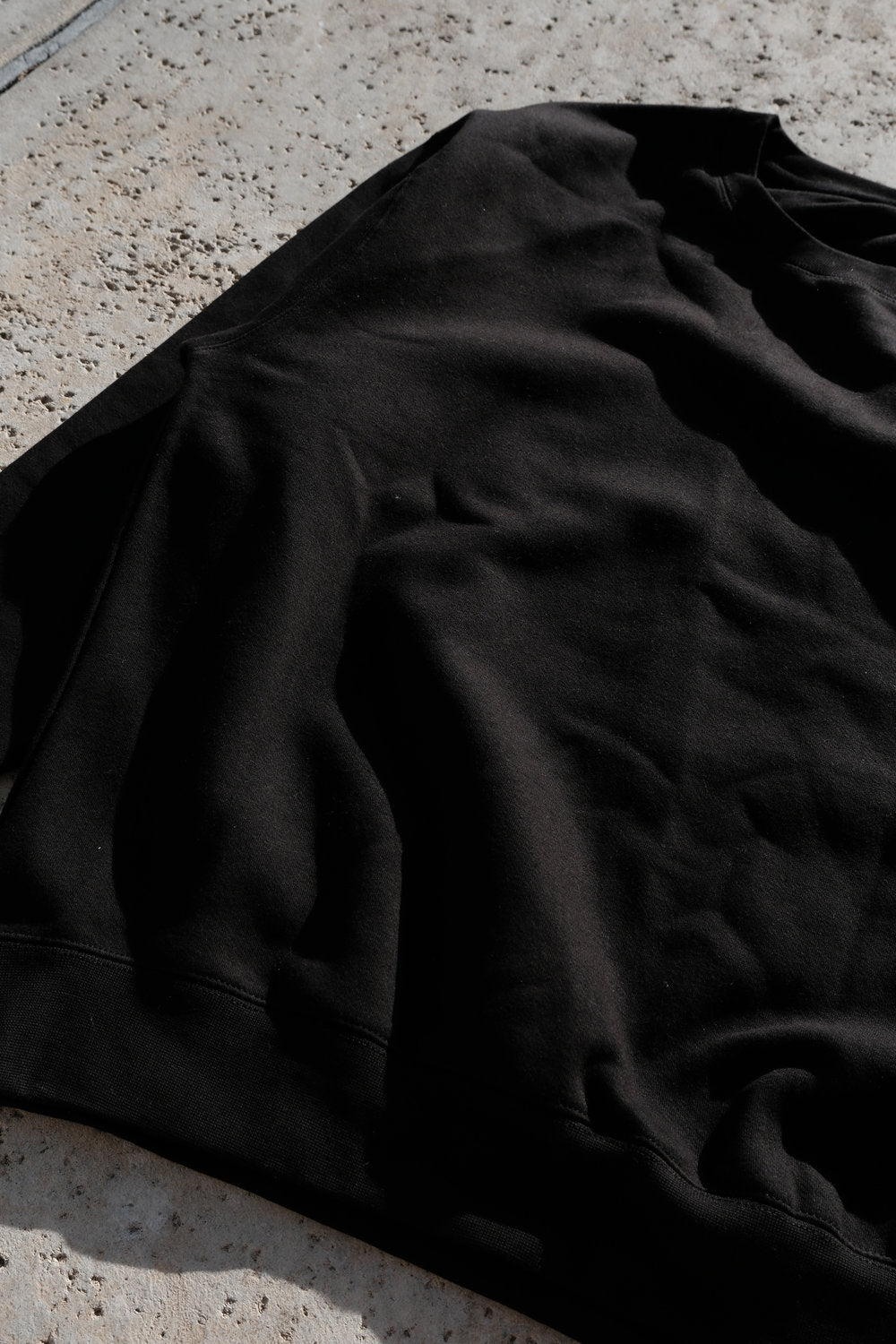 VN BLANKS CLASSIC BLACK SWEATSHIRT