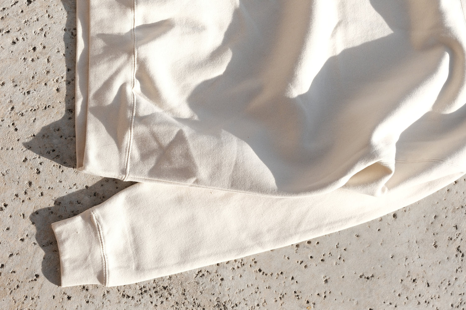VN BLANKS SOFT IVORY SWEATSHIRT