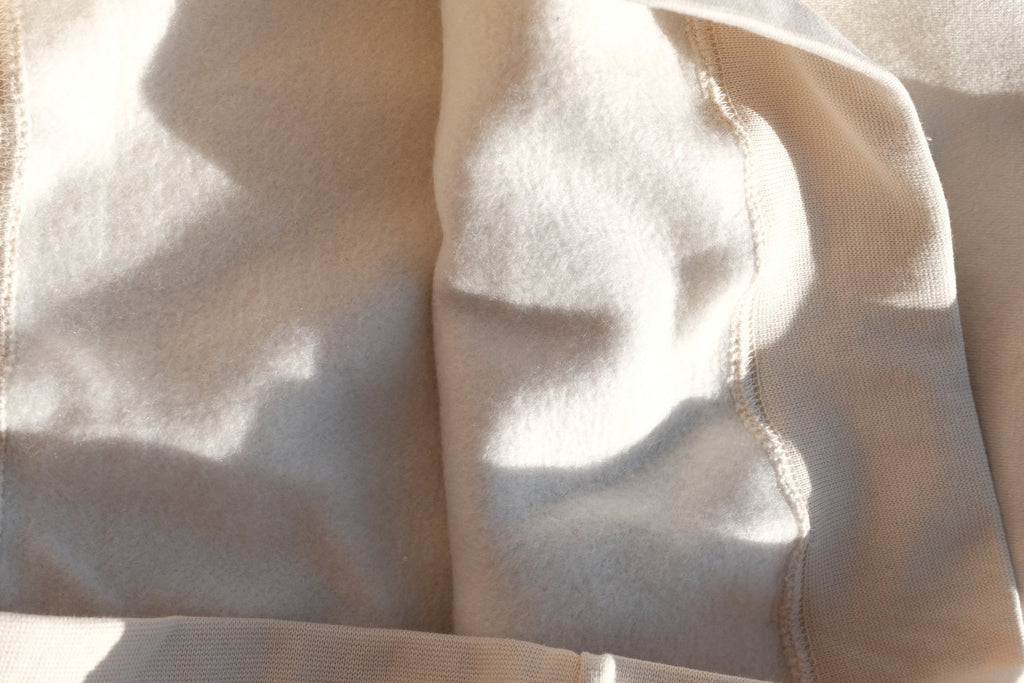 VN BLANKS SOFT IVORY SWEATSHIRT