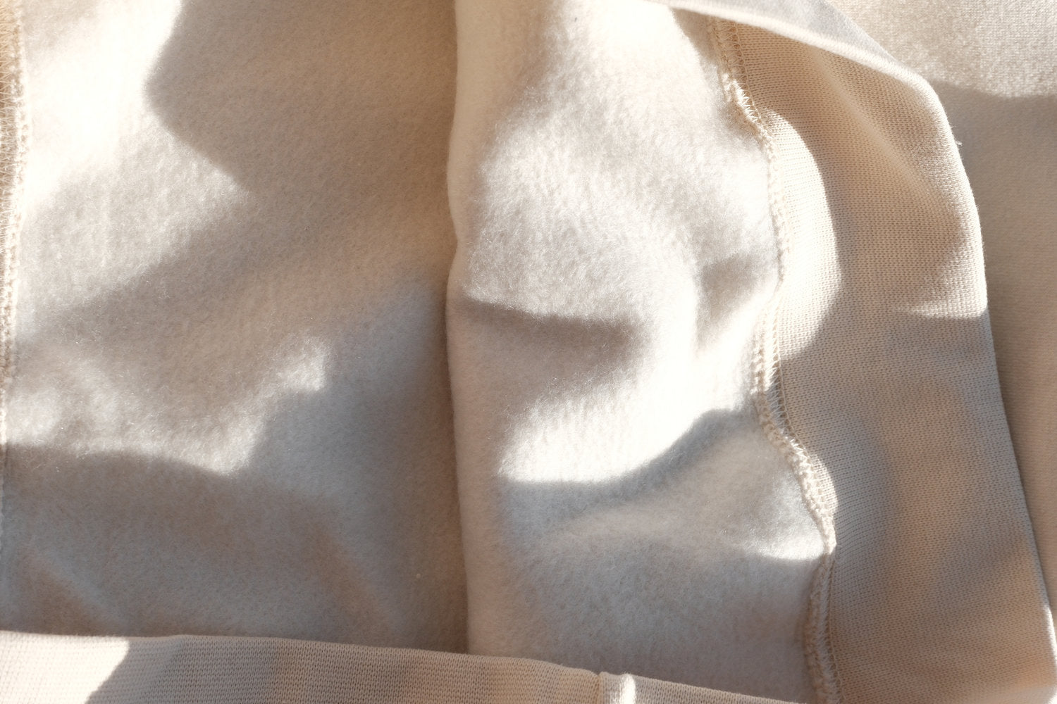 VN BLANKS SOFT IVORY SWEATSHIRT